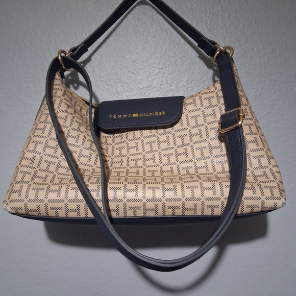Tommy Hilfiger Navy and Beige Monogram Shoulder Bag - Picture 2 of 7